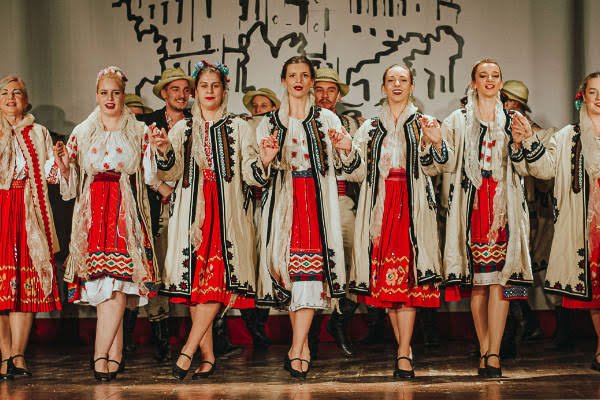Ansamblul Folcloric Doinita — București