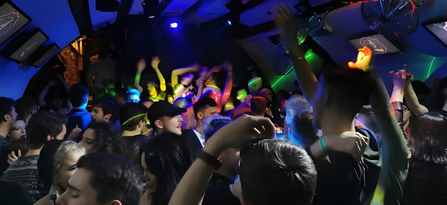 Saturday party night at Delirio — Cluj