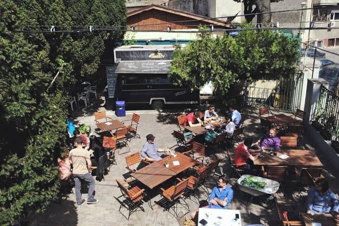 Manasia Hub — București