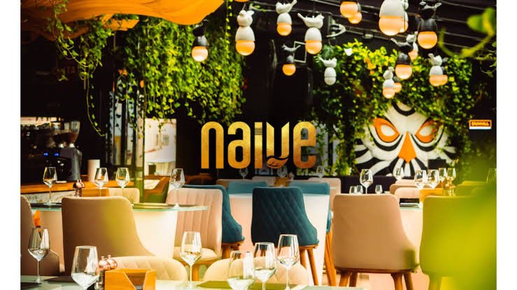 Naive — București